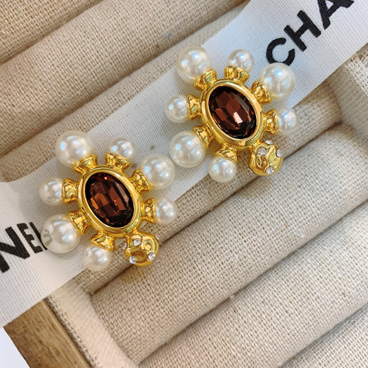 Retro Flower Pearl Female Light Luxury Earrings