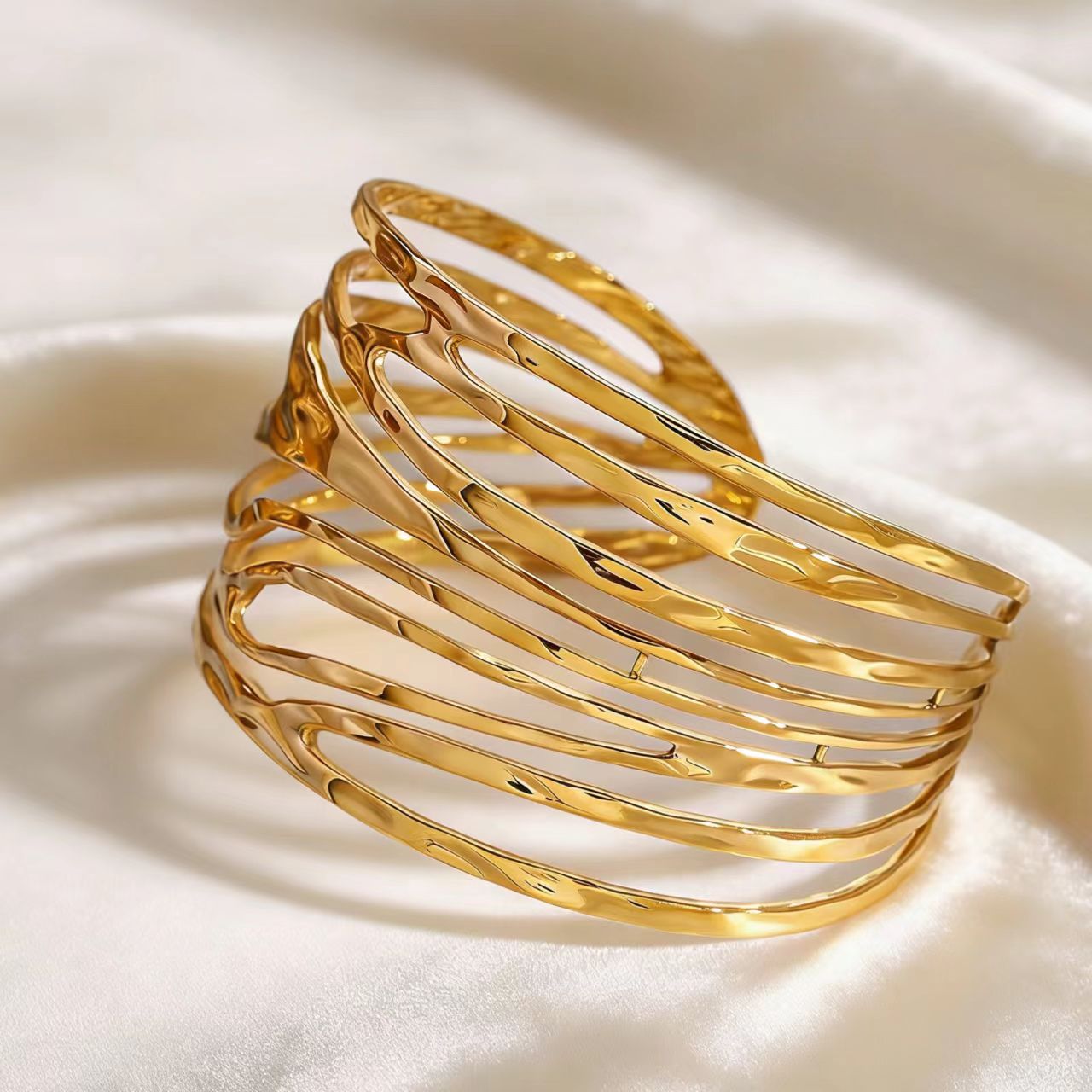 Retro Hollow Exaggerated High-grade Open Adjustable Niche Bracelets