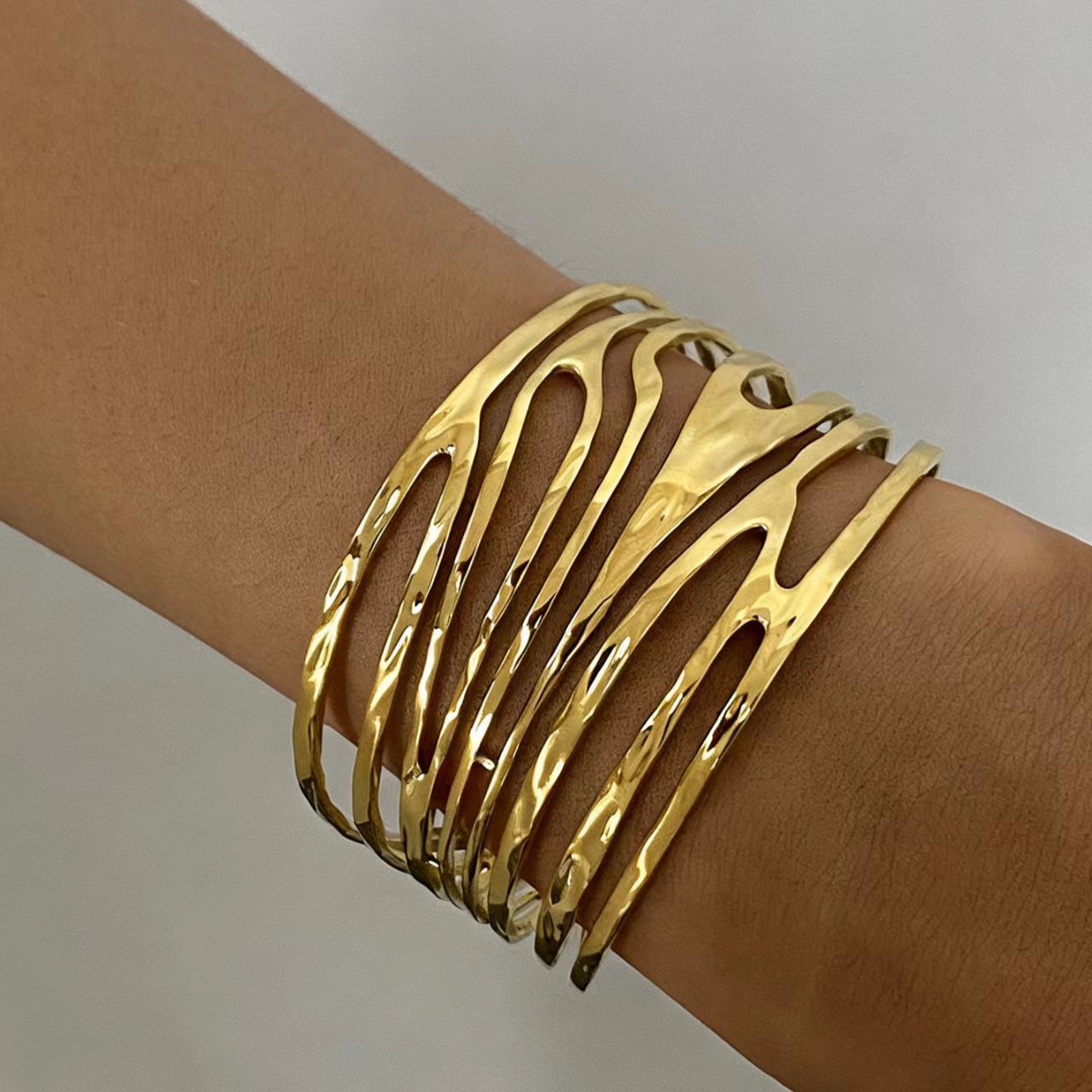 Retro Hollow Exaggerated High-grade Open Adjustable Niche Bracelets