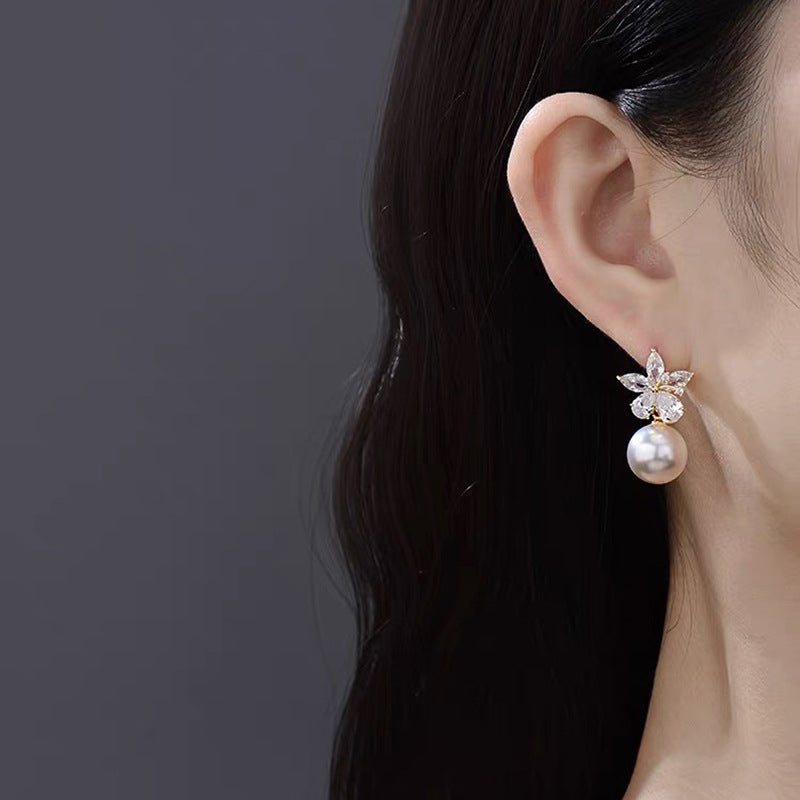 Fresh Flower Zircon Pearl Classic Style Graceful Ear Clip