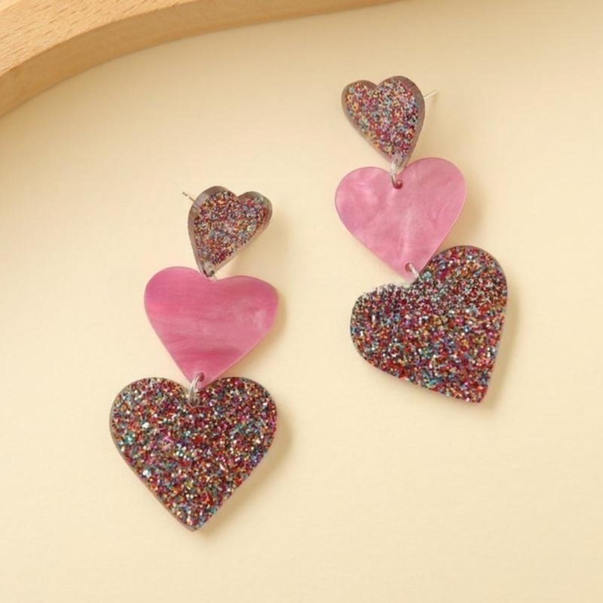 Boucles d'oreilles de niche en forme de cœur d'amour en acrylique pour la Saint-Valentin pour femmes