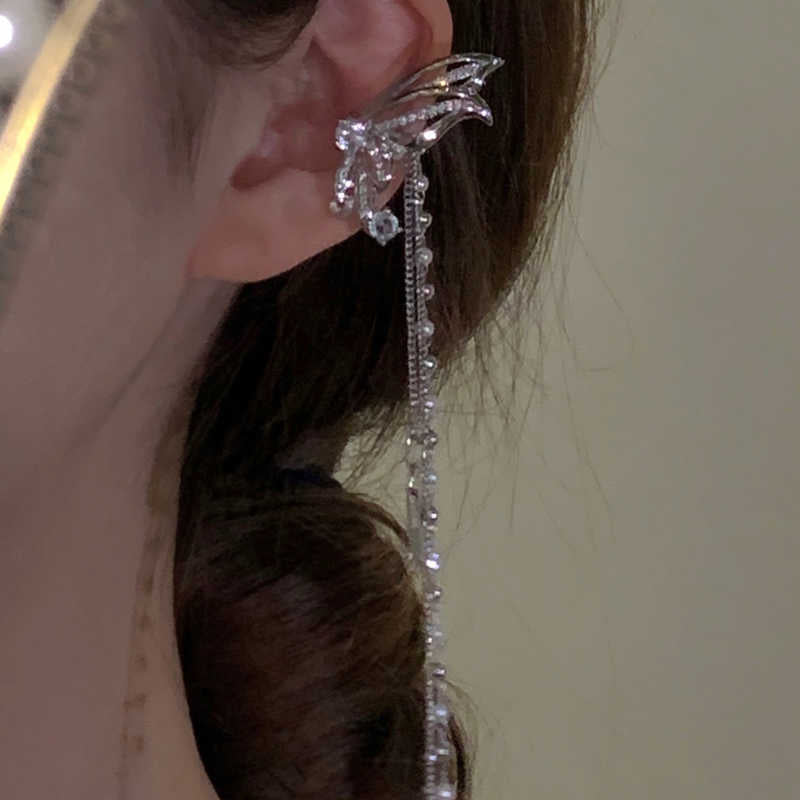 Women's Butterfly Tassel Earless Long Niche Design Ear Clip