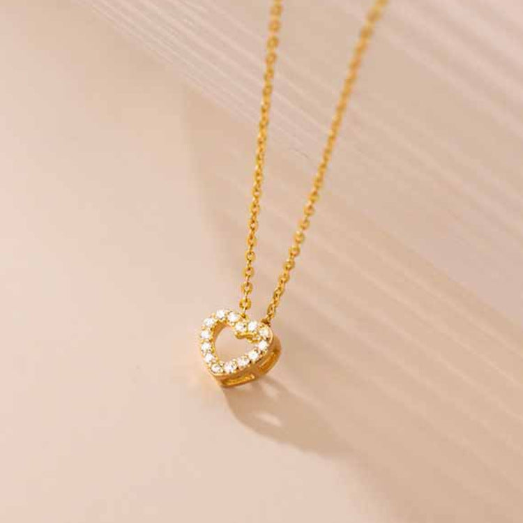 Women's Korean Fresh Hollowed Heart Shape Sweet Necklace