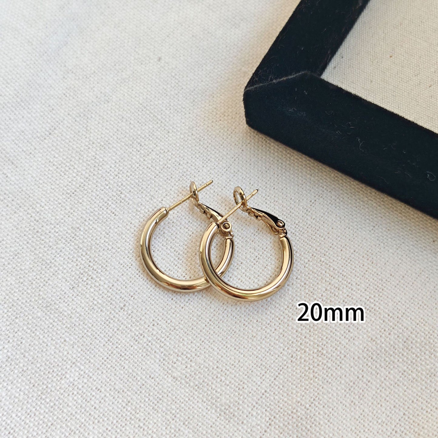 Classic Simple Large Light Luxury Personality Fashion Earrings