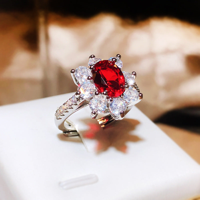 Ruby portant des bagues de couleur princesse pleines de diamants