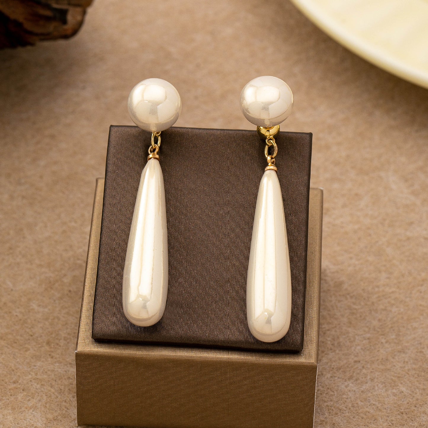 Women's Style Retro High-grade Water Drop For Affordable Luxury Pendants