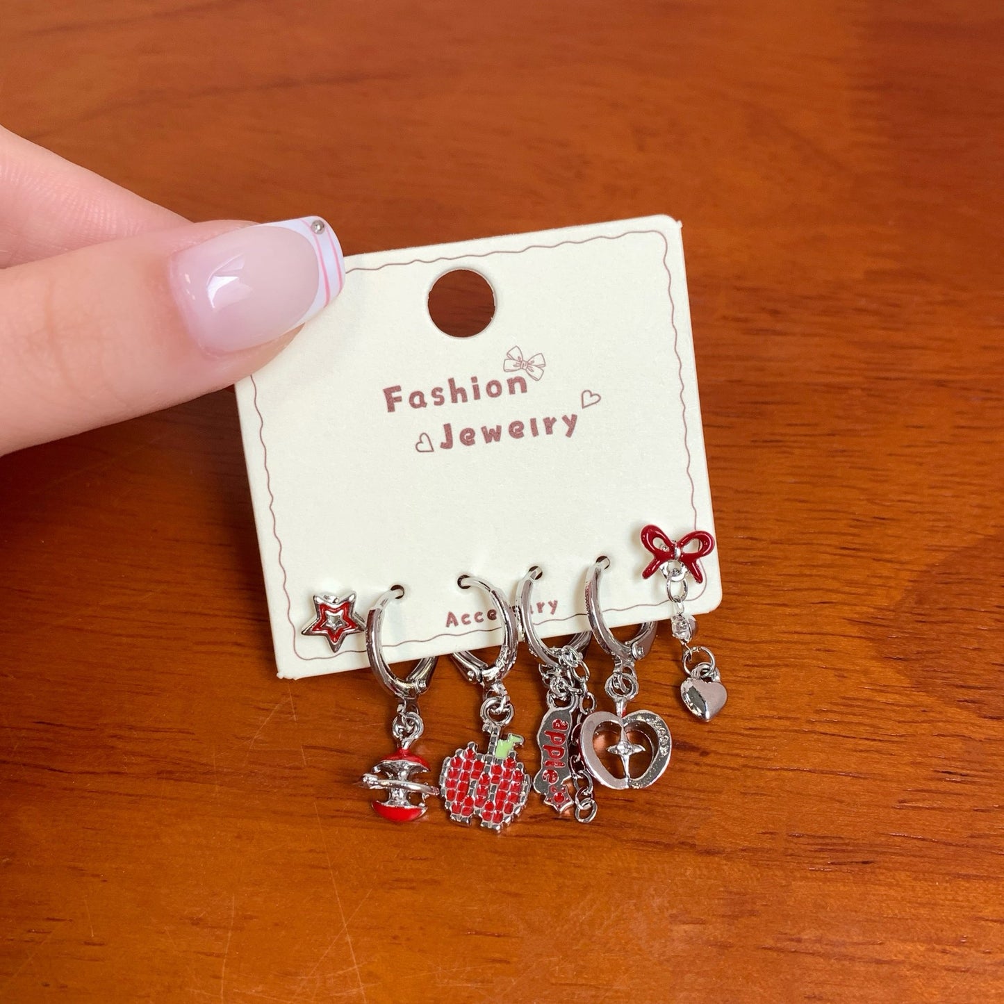 Apple Paradise Clip Suit Female Sweet Cool Exquisite Tassel Earrings