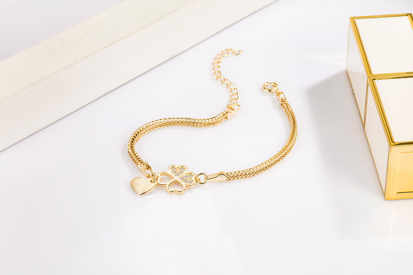 Four-leaf Clover Diamond Plated Gold Hand Bracelets