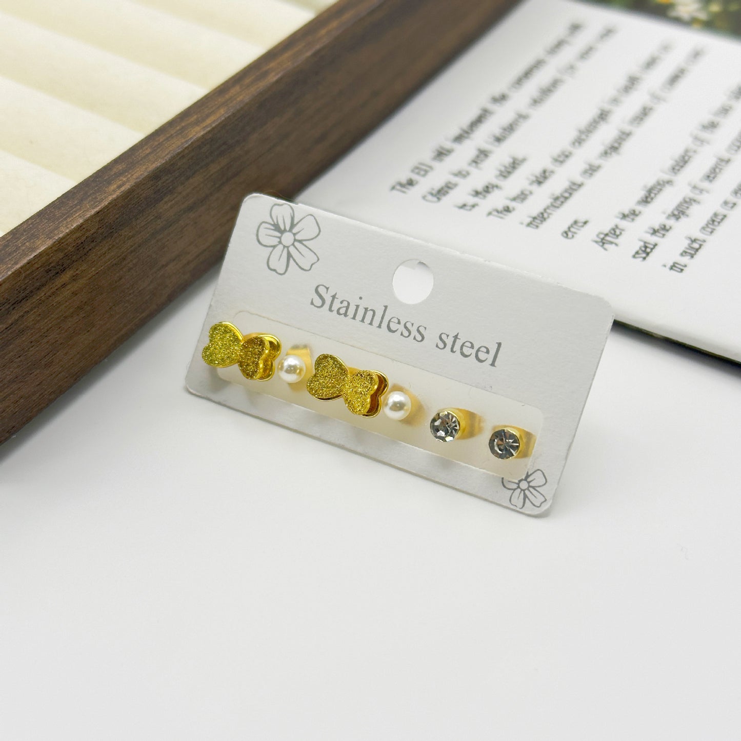 Women's Fashionable Golden Brushed Simple Affordable Luxury Earrings