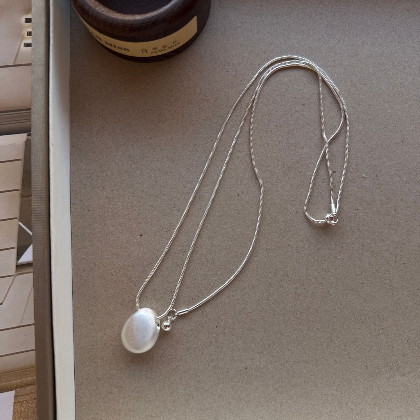 Women's Retro Personalized Oval Brushed Gold Sier Bean Pull-out Necklaces