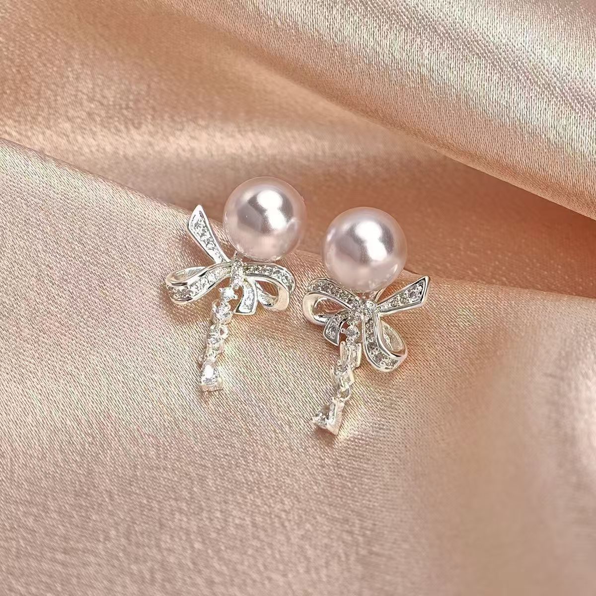 Bow Mosquito Coil Ear Clip Without Pierced Earrings