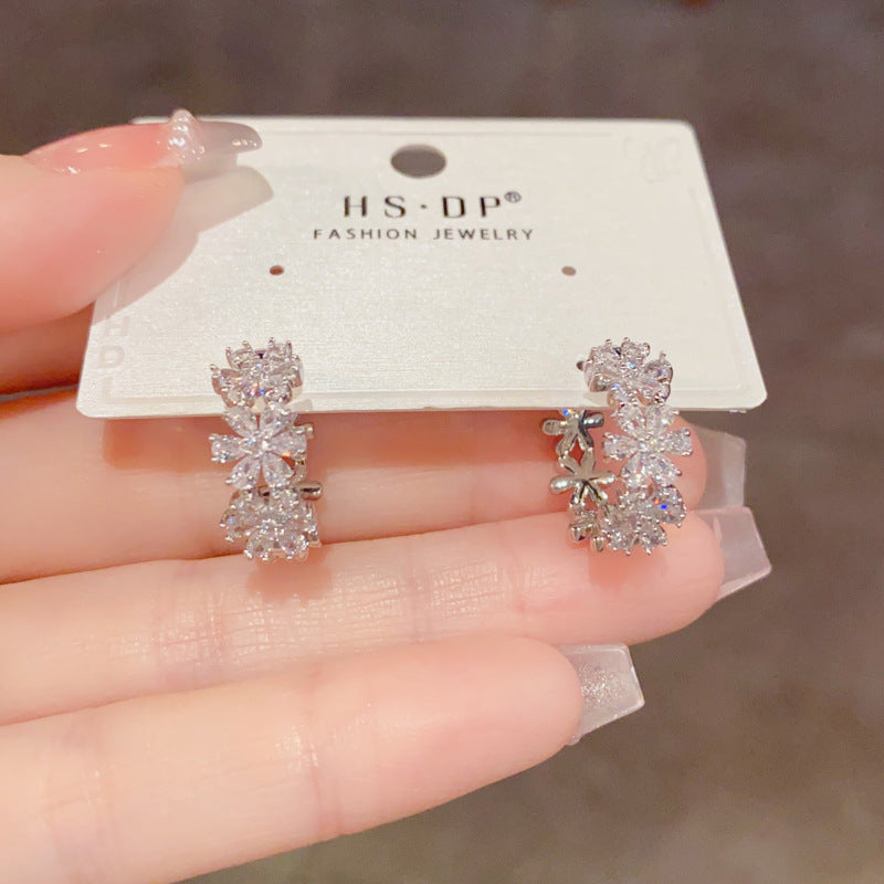 Fashion Refined Zircon Flower Clips Niche Ear Buckle