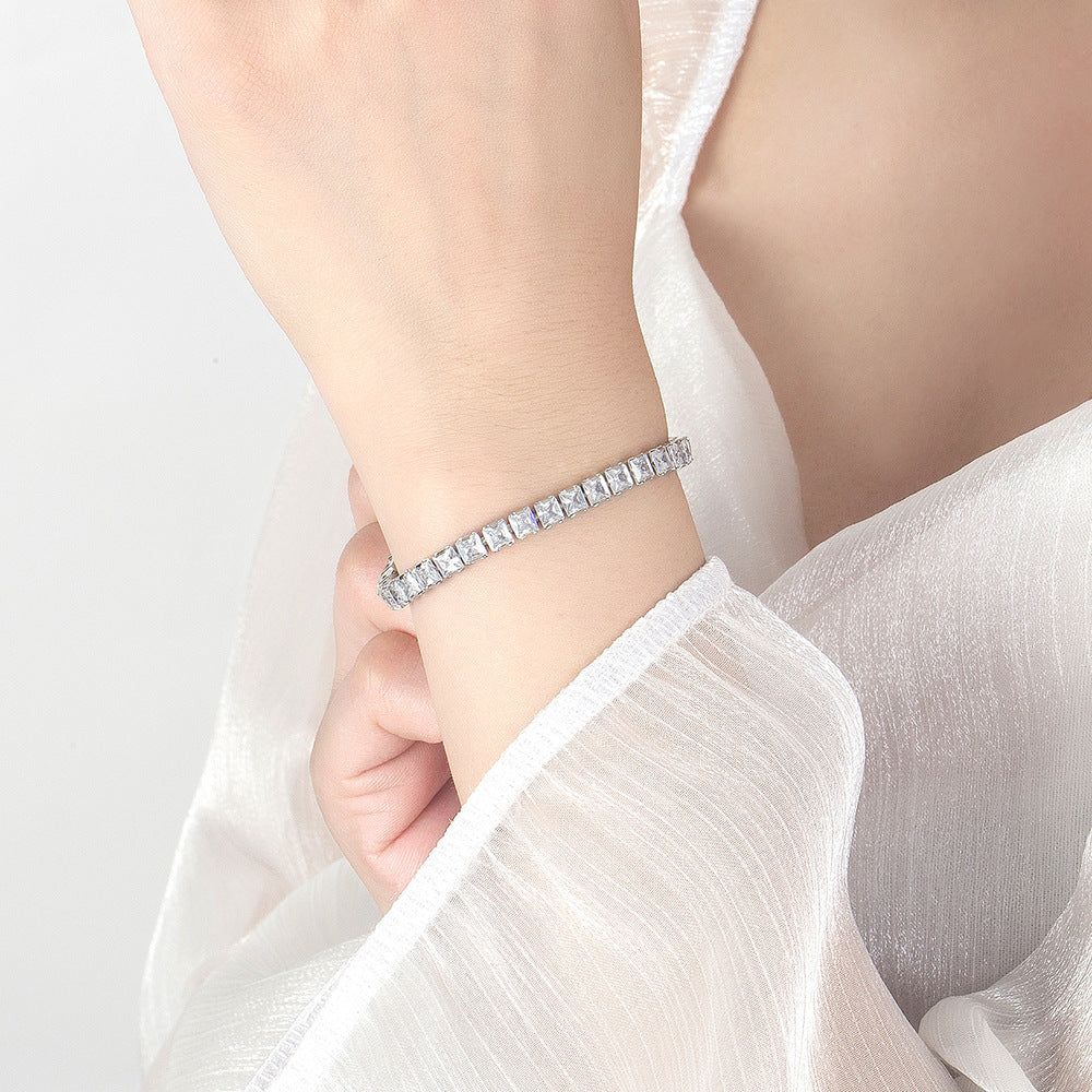 Geometrische Herren-Armbänder mit vollem Strass-Zirkon und weiblicher Simulation