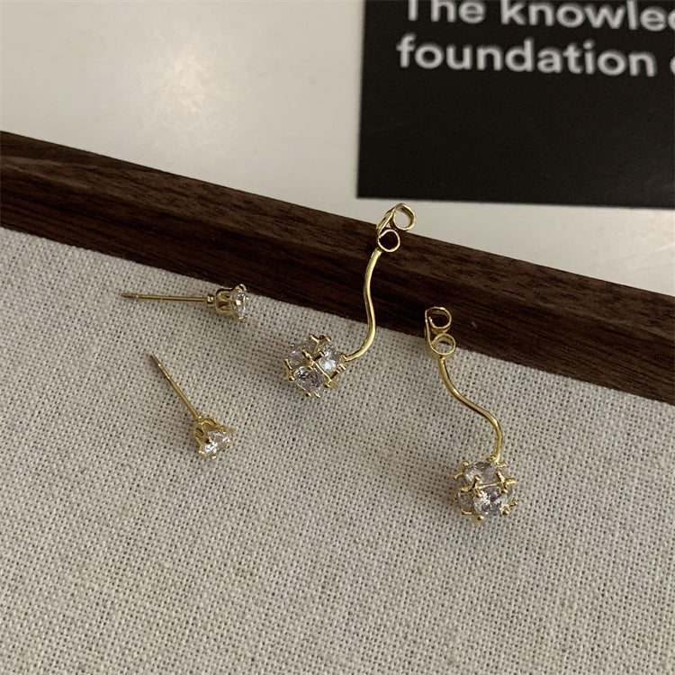 Women's Graceful And Petite Refined Zircon Ball Earrings