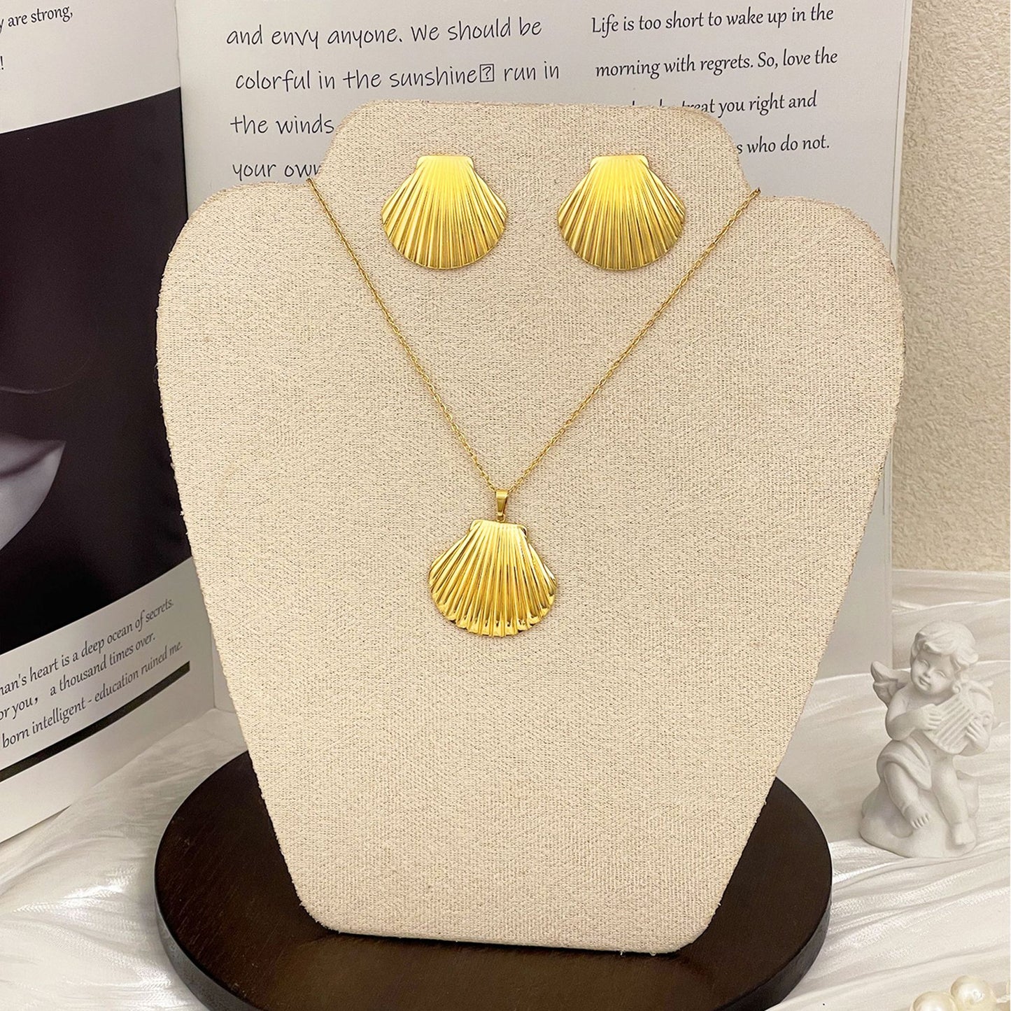 Vacuum Plated Gold Texture Stainless Steel Light Luxury Minority Jewelry Set