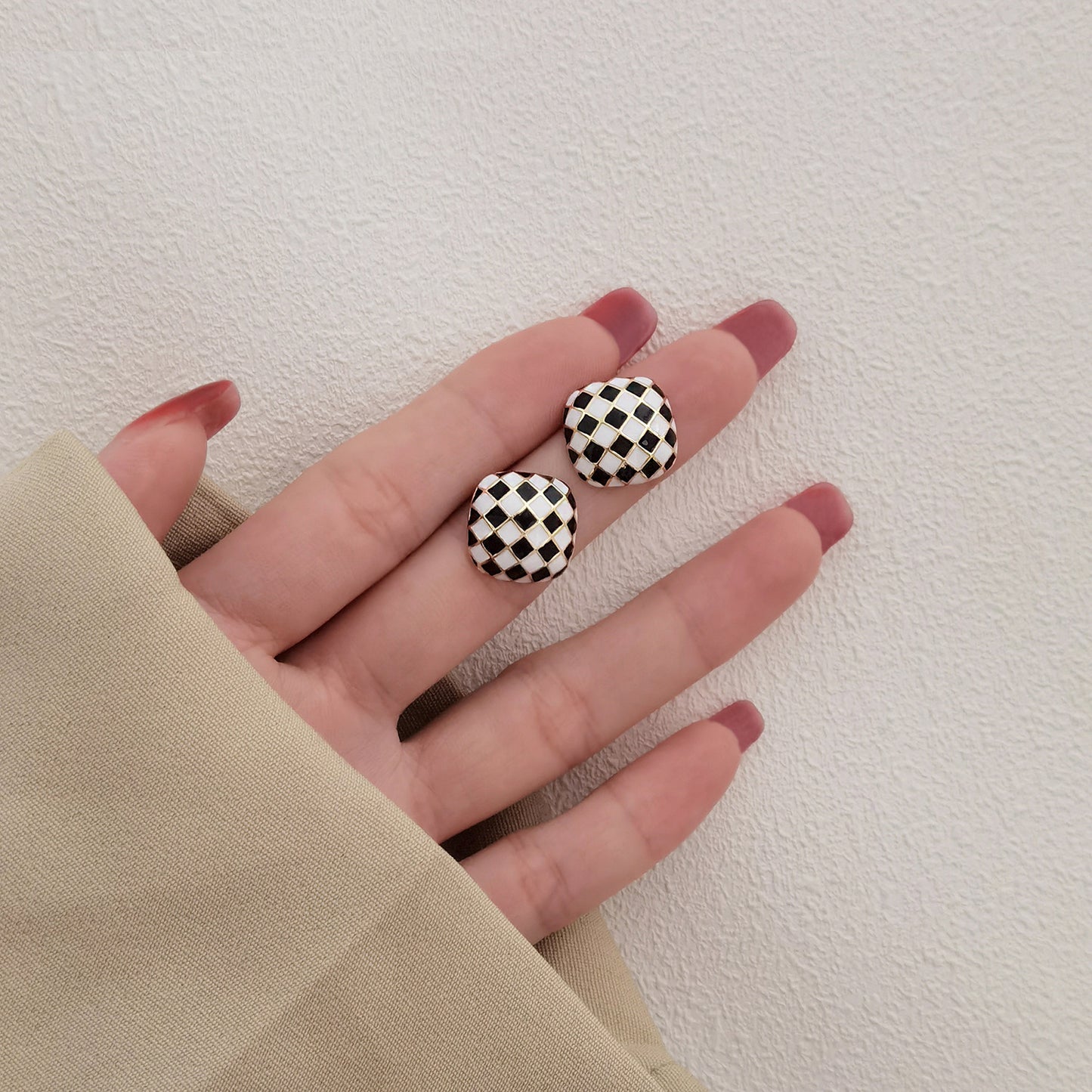 Aiguille noir et blanc échiquier Plaid petites boucles d'oreilles exquises