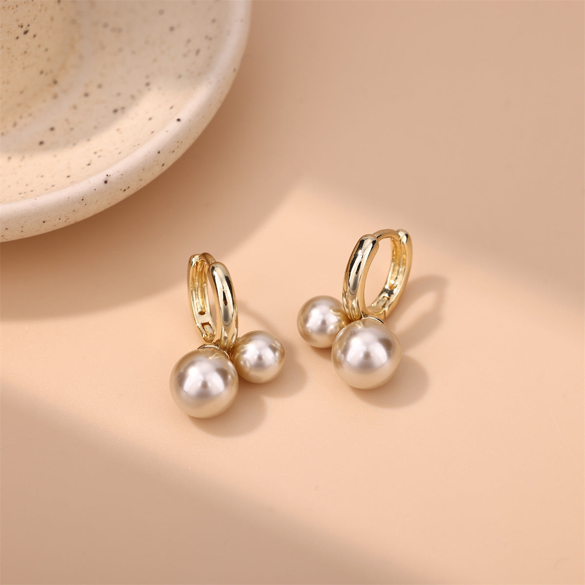 Pearl French Retro Clip Gentle Mocha Rings