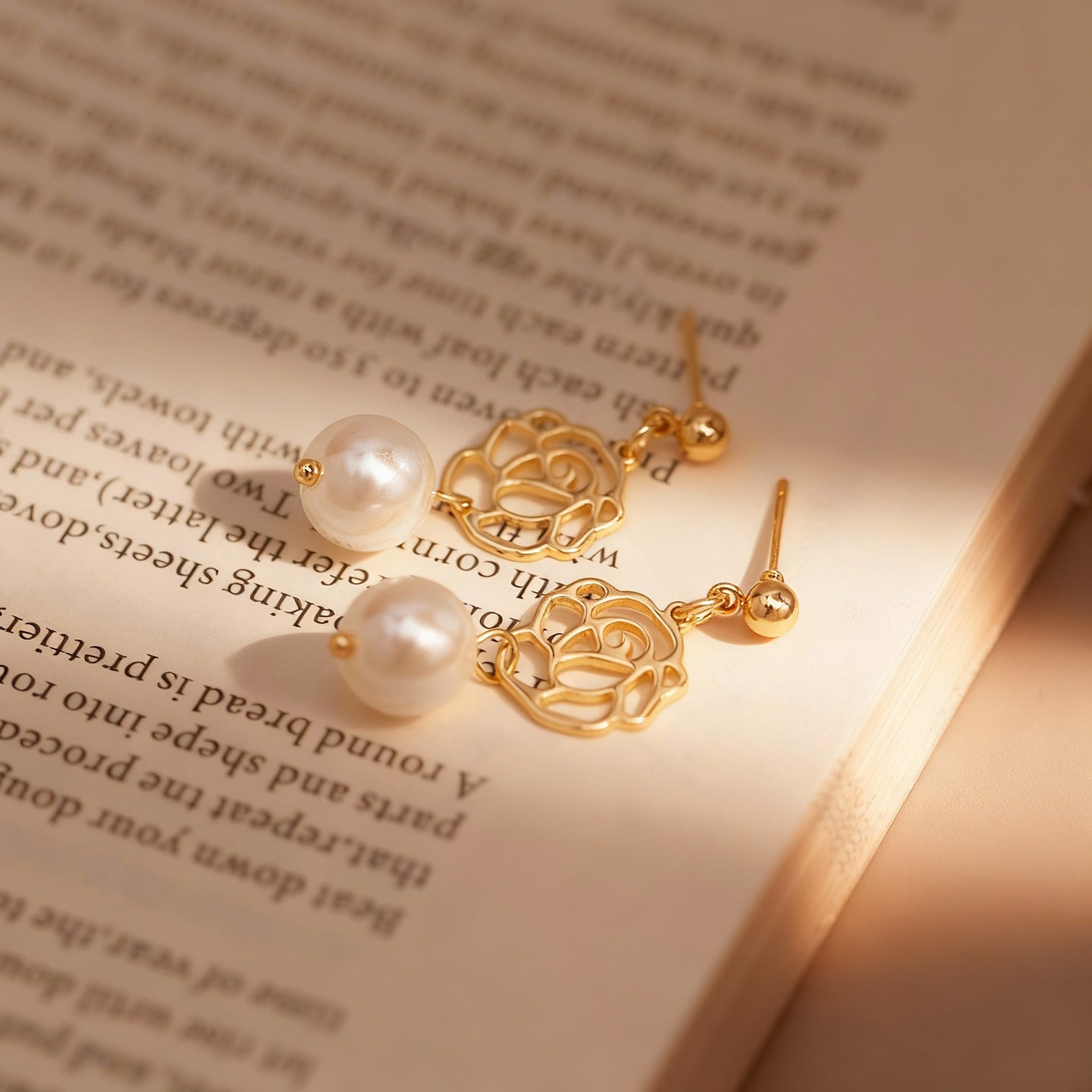 Vintage Pearl Palace Style French Elegant Ear Clip