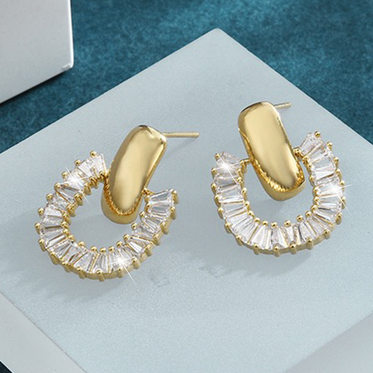 Women's Light Luxury High-grade Square Elegant Generous Earrings