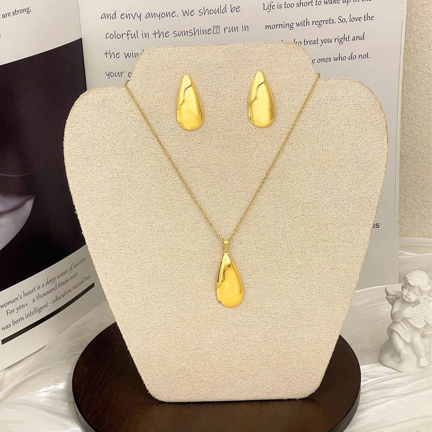 Vacuum Plated Gold Texture Stainless Steel Light Luxury Minority Jewelry Set