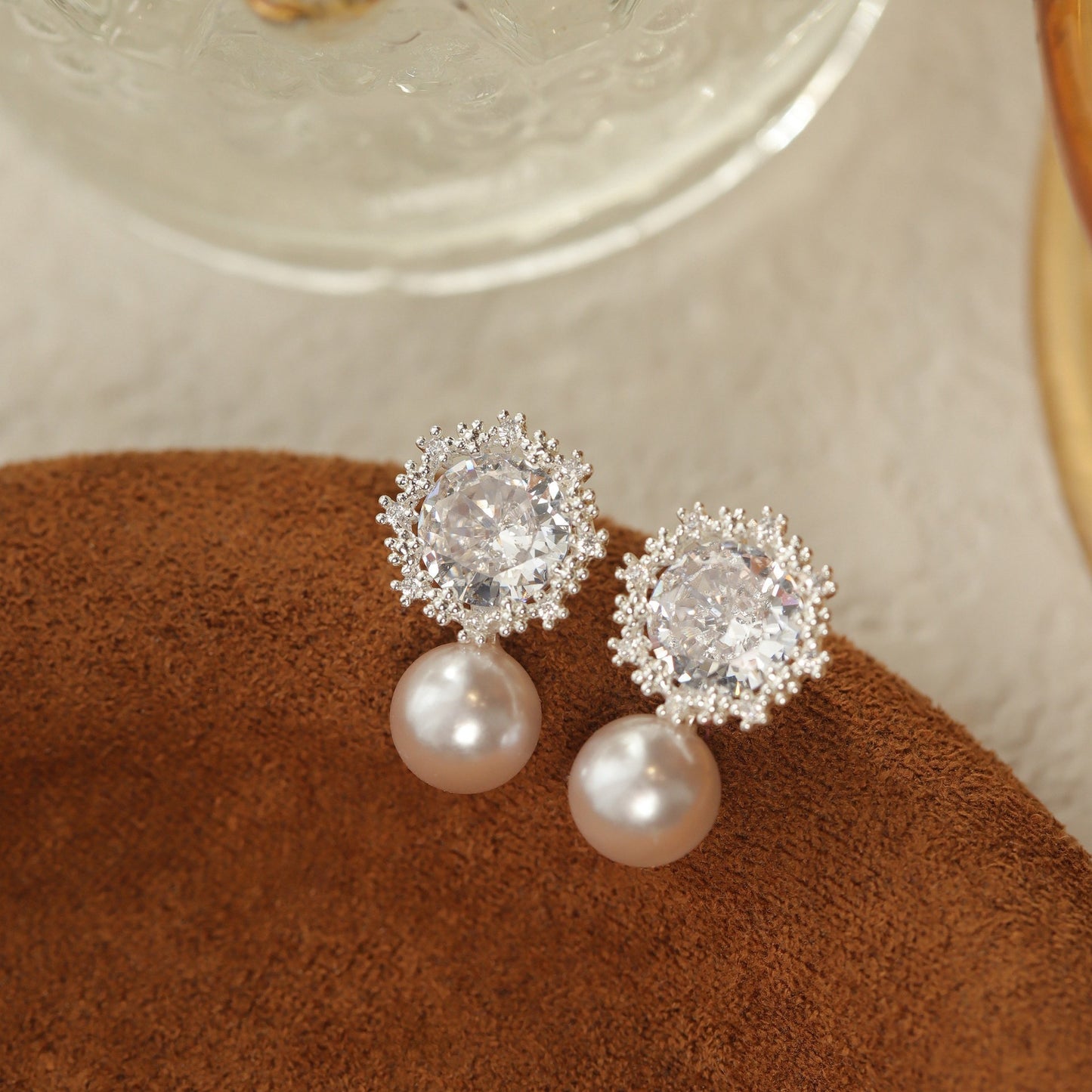 Red Veet Pony Bead Retro Elegant Slightly Zircon Stud Earrings