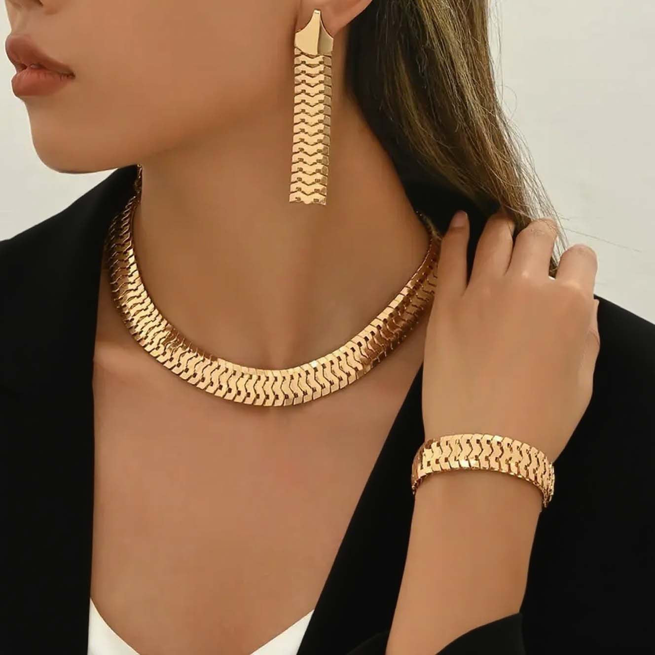 Trendy Pretty Stylish Elegant Retro Suit Jewelry Set