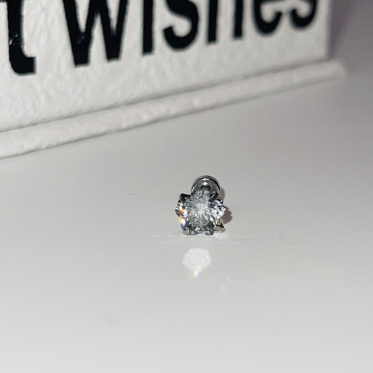 Cutting Flash Zircon Ear Bone Outer Spiral Titanium Steel Diamond Rings