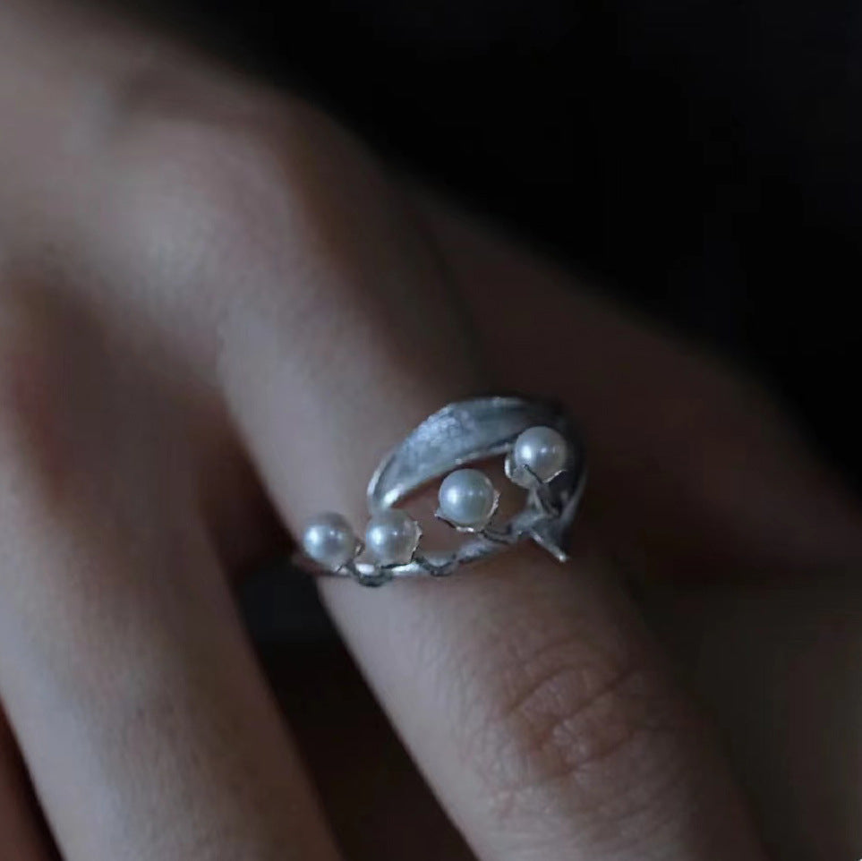 Lily Pearl Female Retro Aloofness Style Diamond Flower Design Sweet Ring