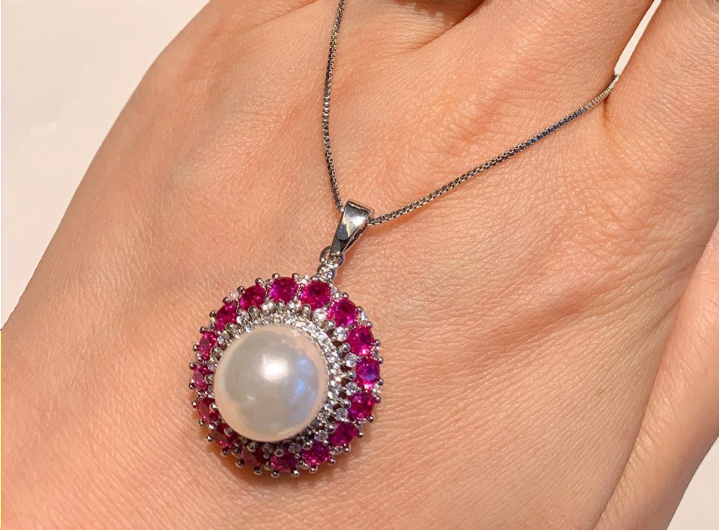 Women's Live Pearl Retro High Class Elegant Red Earrings