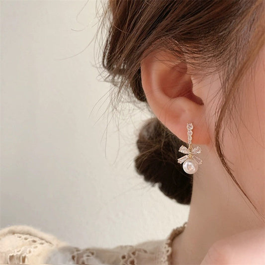 Classic Beautiful Popular Bow Pearl Temperamental Ear Clip