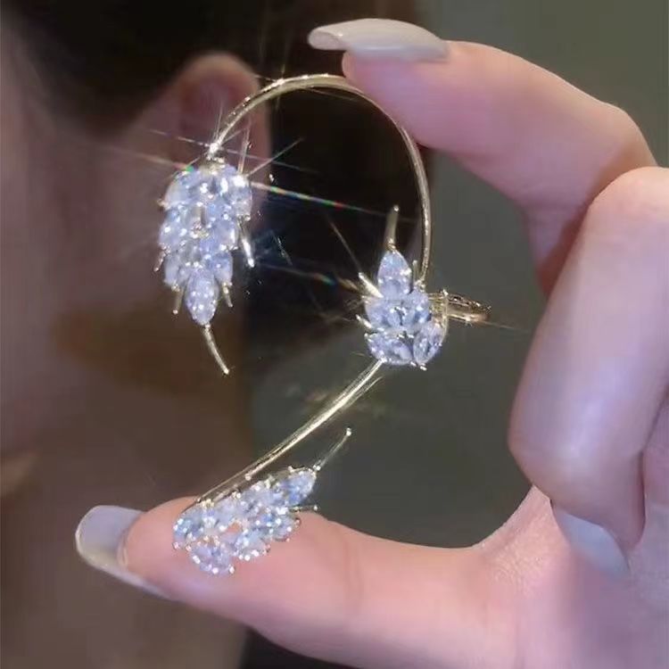 Hollow Butterfly Hook Tassel Flowers Snowflake Wheat Wings Integrated High-grade Ear Clip