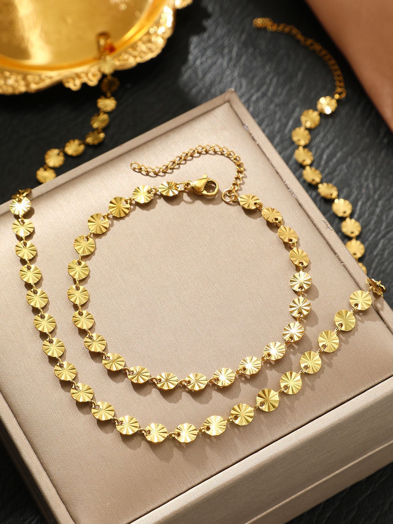 Simple Affordable Luxury Fashion Handmade Chain Wafer Embossed Bracelets