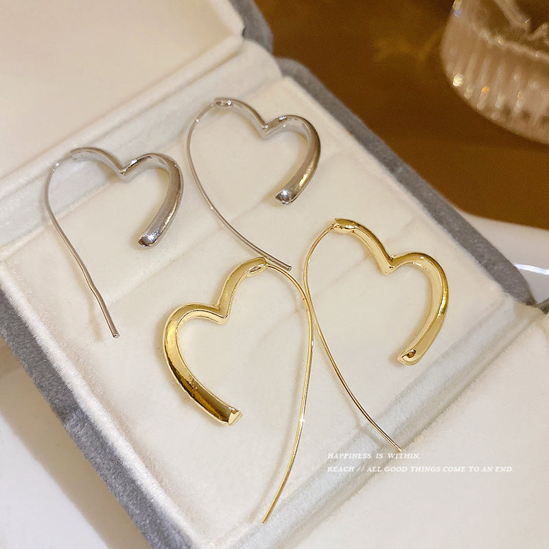 Boucles d'oreilles femme coeur d'amour de style froid simple