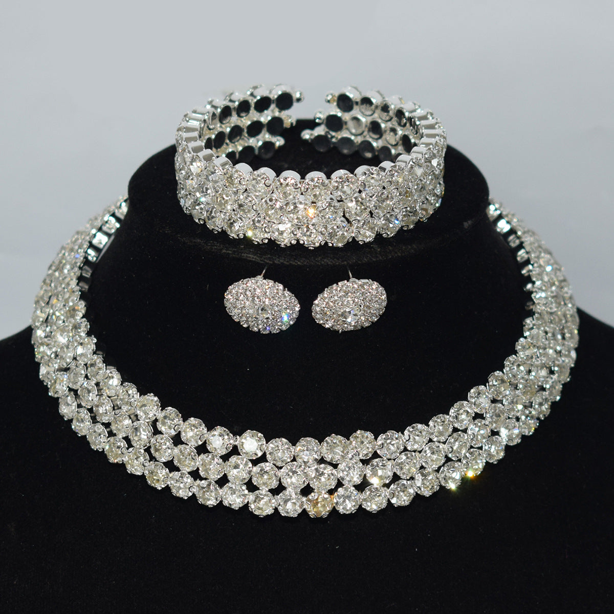 Cool Fashion Rhinestone Collar Bridal Short Bracelets