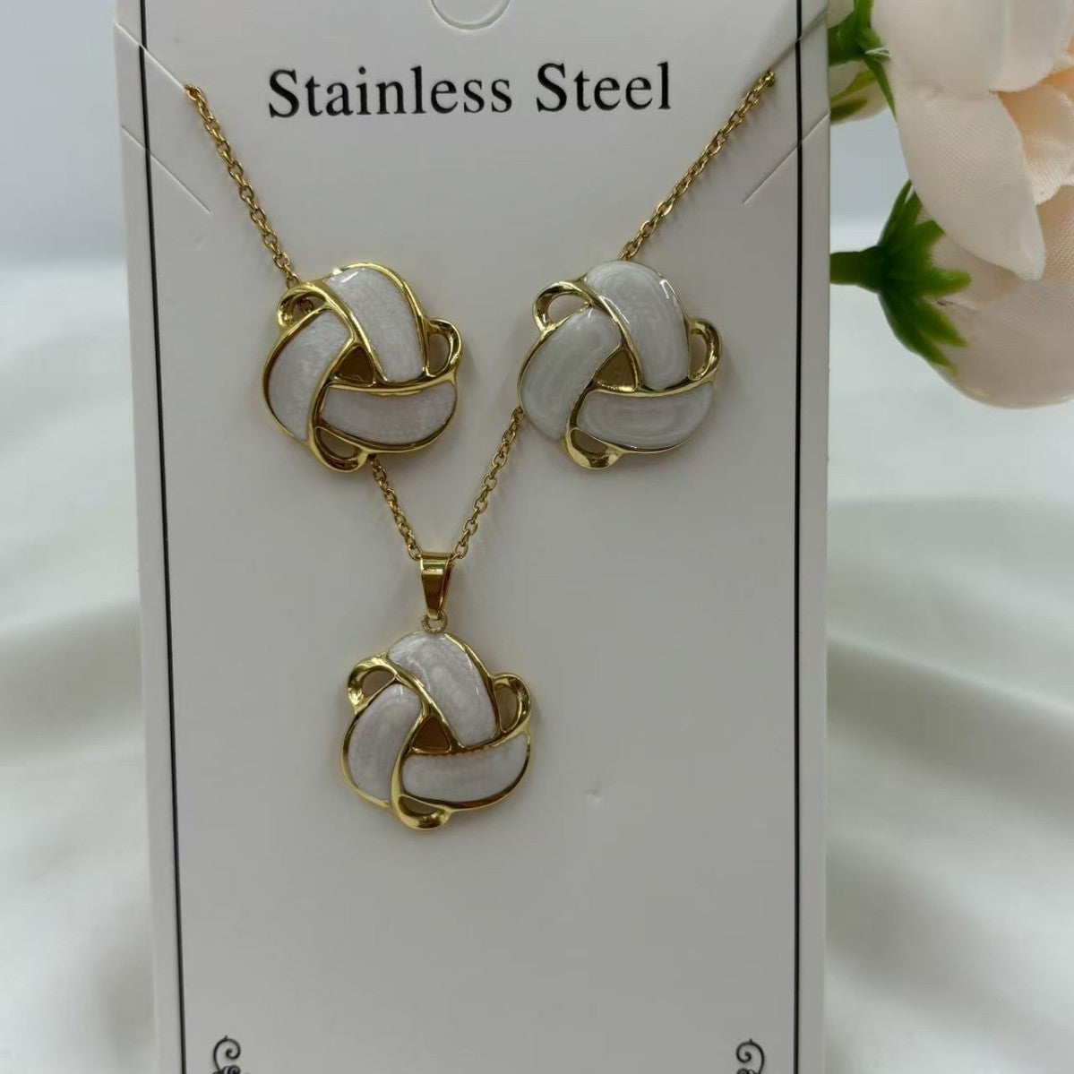 Women's Oil Dripping Flower Stainless Steel Gold Plating Elegant Rings