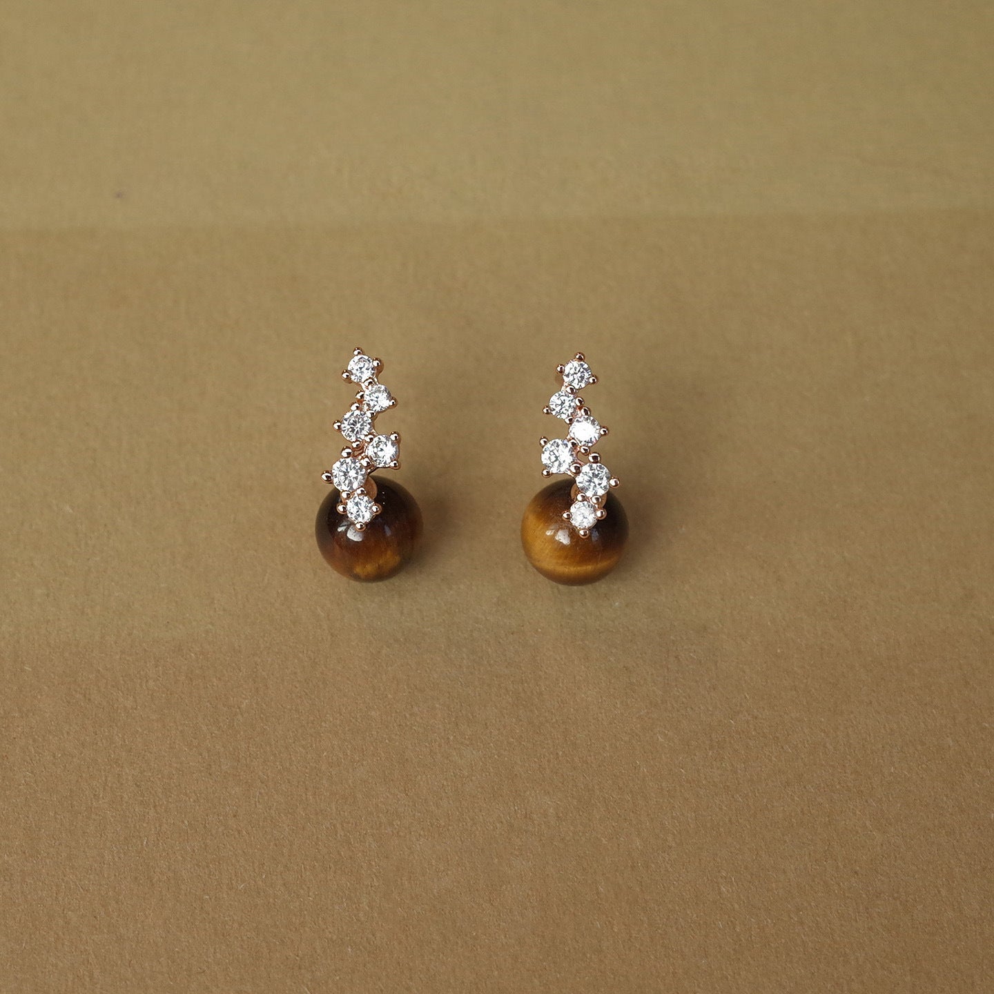 Real Gold Plating Elegance Retro Light Luxury Stud Earrings