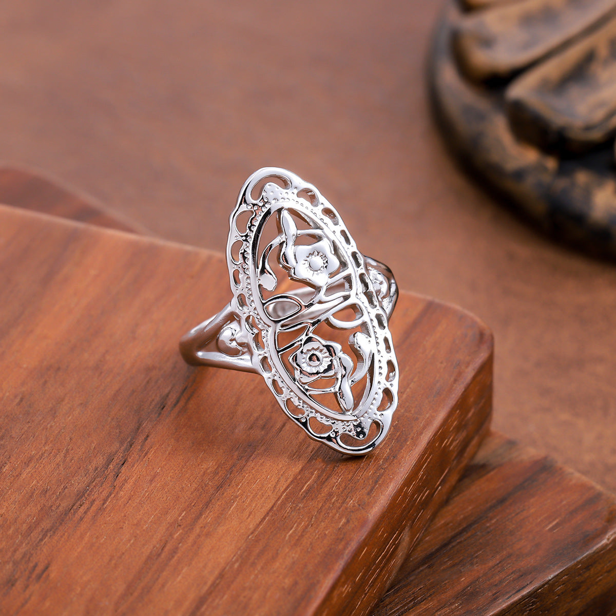 Fashionable Stainless Steel Open Niche Oval Hollow Ring
