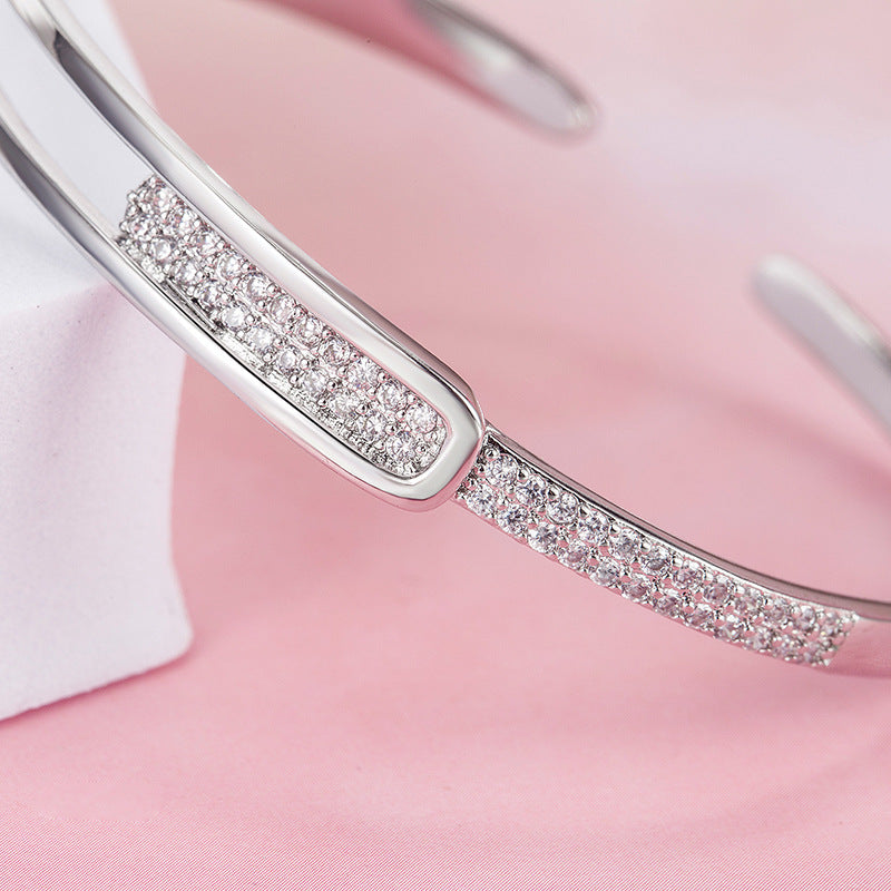 Women's Super Shiny Advanced Texture Simple Fashion Exquisite Bracelet