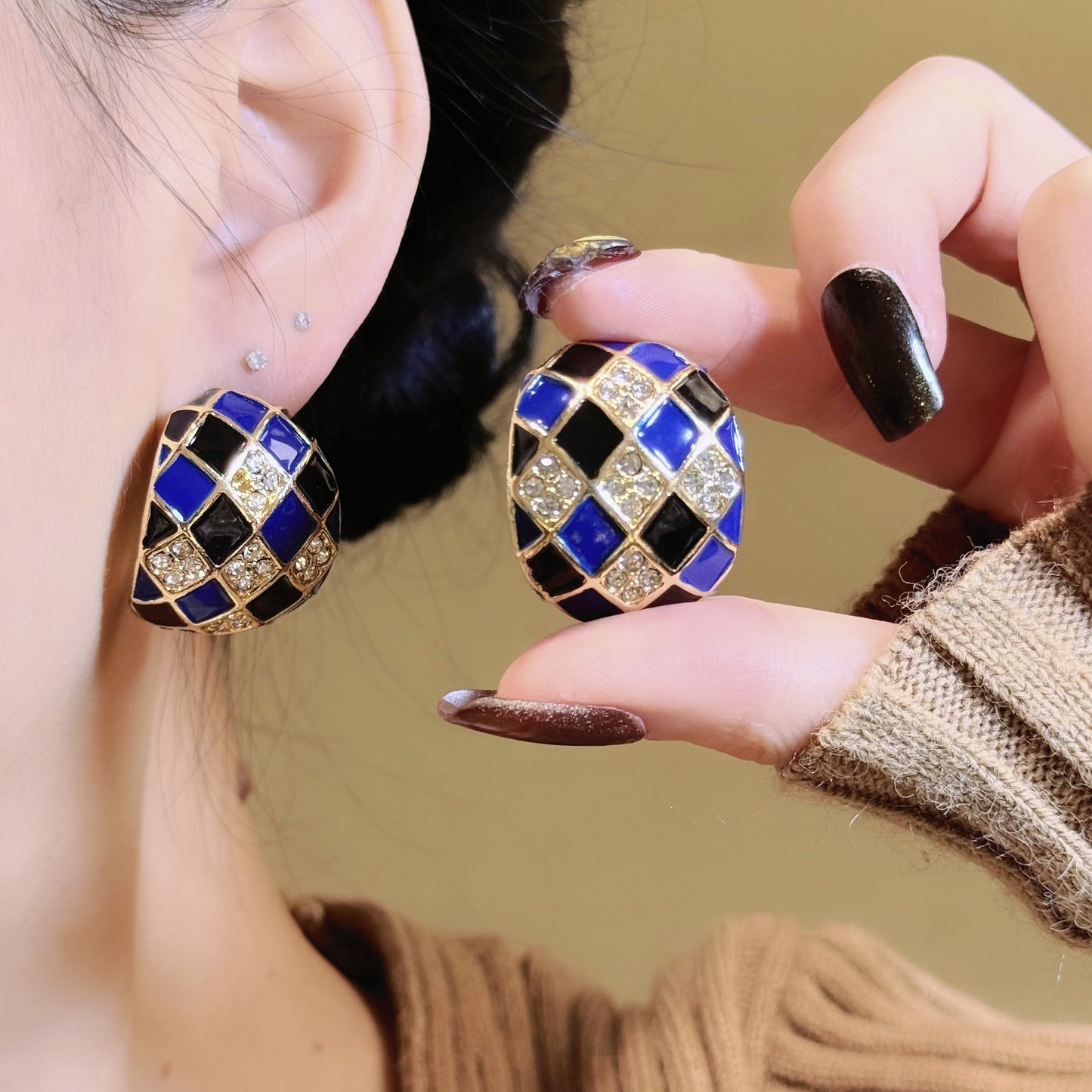 Chessboard High-grade Minority Fashion Drop Oil Shaped Earrings