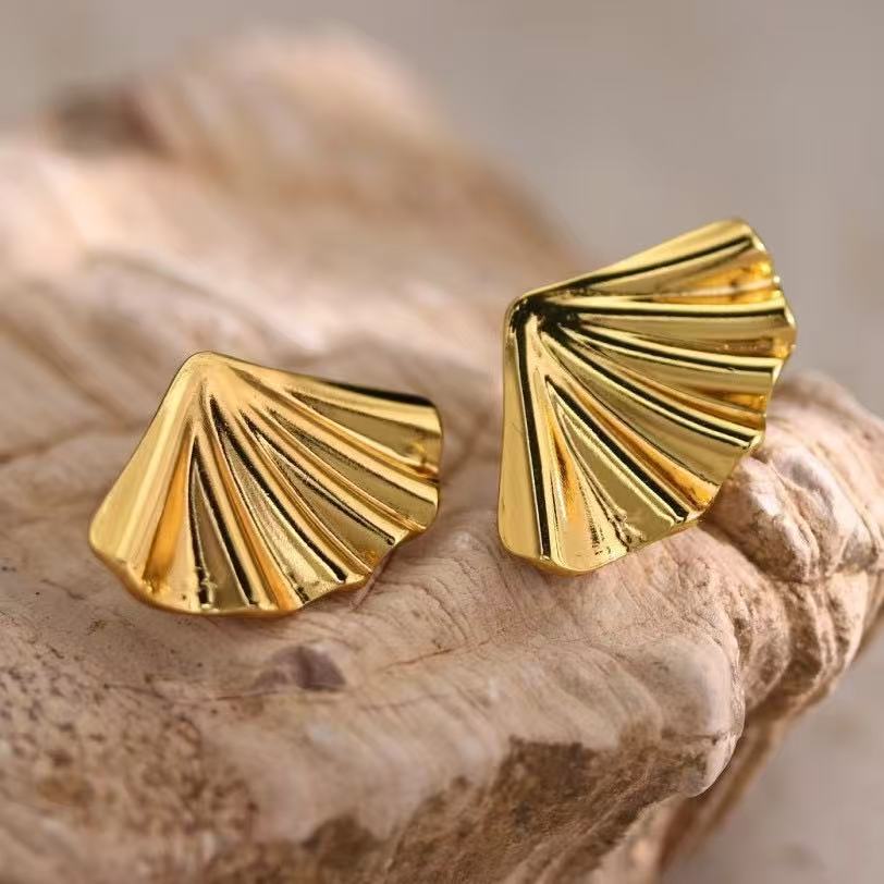 Women's Creative Stainless Steel Square Heart-shaped Pleated Stud Earrings