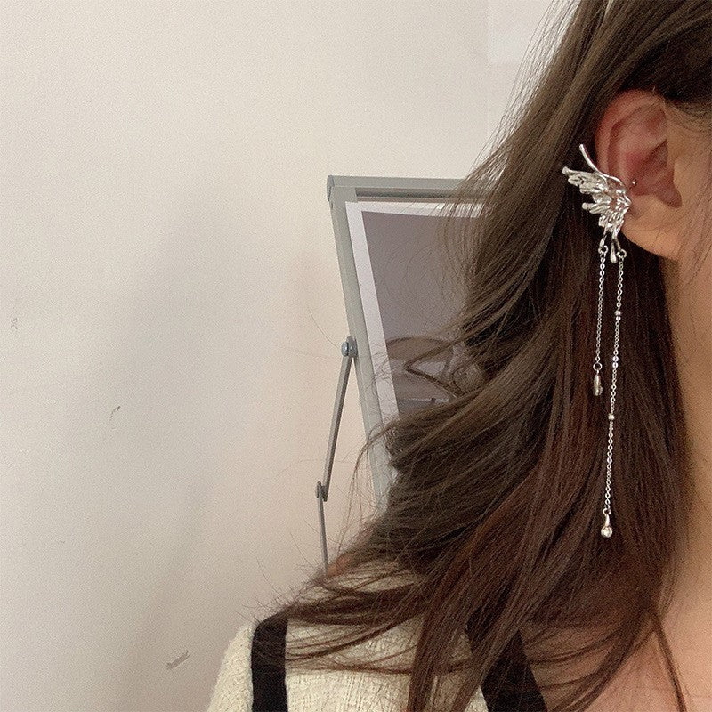 Women's Moon Light Luxury Tassel Elegant Long Cold Ear Clip
