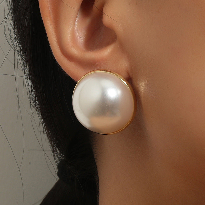 Women's Broadcast Elegant Temperamental Pearl Light Luxury Simple Geometric Round Bottom Stud Earrings