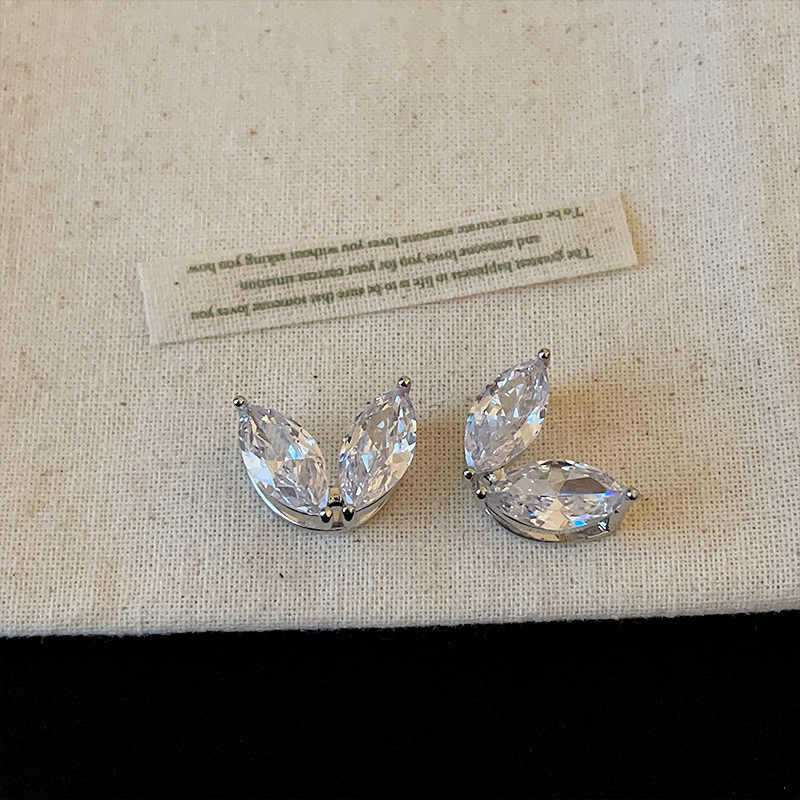 Light Luxury Butterfly Female Zircon Niche Design Rings