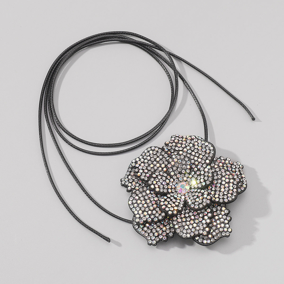 Women's Retro Diamond Camellia Niche Wax Line Necklaces