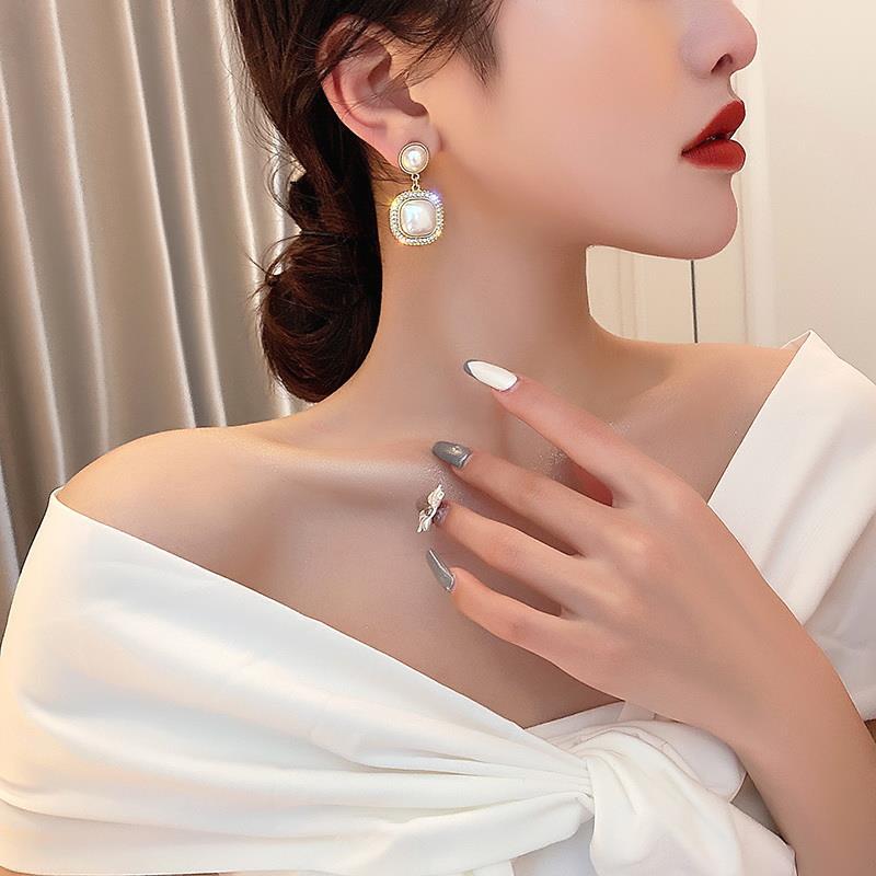 Sier Needle Female Light Luxury Minority Retro Earrings