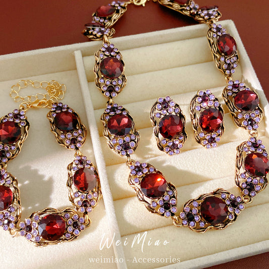Women's Oval Retro Exquisite Clavicle Chain High-grade Light Luxury Jewelry Set
