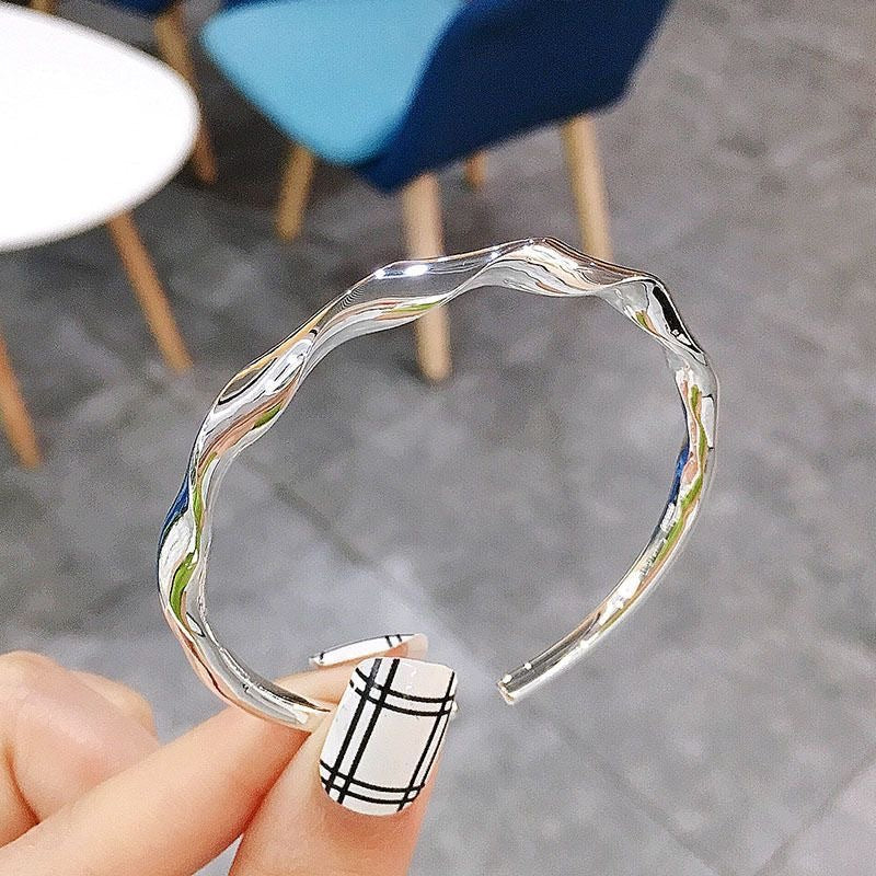 Mobius Twisted Female Button Wave Glossy Simple Bracelets