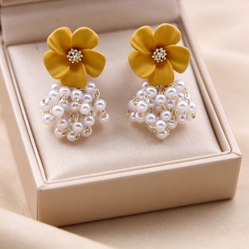 Compact Elegant Pearl Eardrops French Style Design Stud Earrings