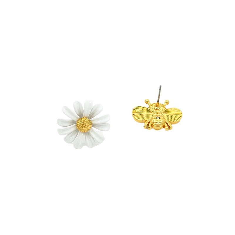 Sweet Little Daisy Bee Asymmetric Shape Sier Rings