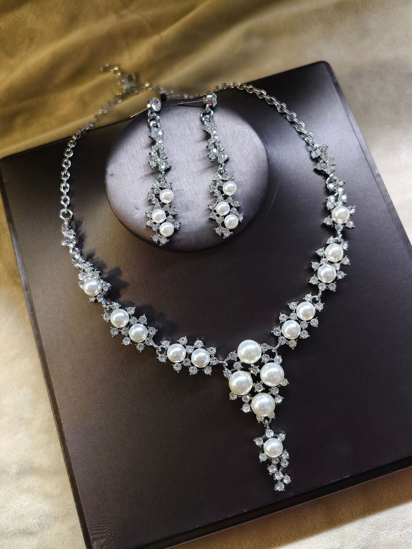 Women's Pearl Light Luxury Minority Bride Formal Dress Clavicle Chain Jewelry Set